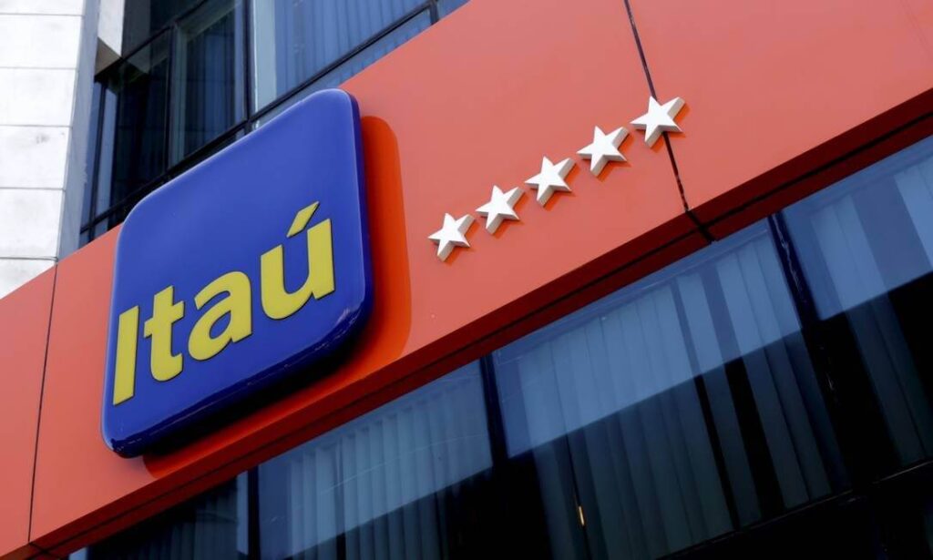 Itaú Consignado deve pagar indenização por descontos indevidos em aposentadoria
