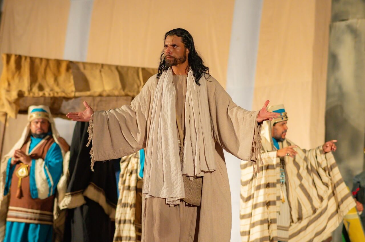 Sucesso de público e emoção marcam os 30 anos da Paixão de Cristo em São Miguel dos Campos