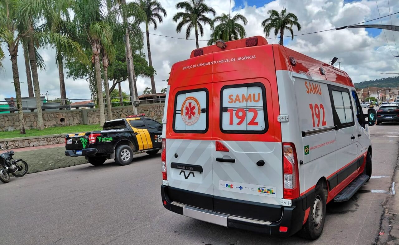 Idosa fica ferida após queda de moto no Centro de São Miguel dos Campos