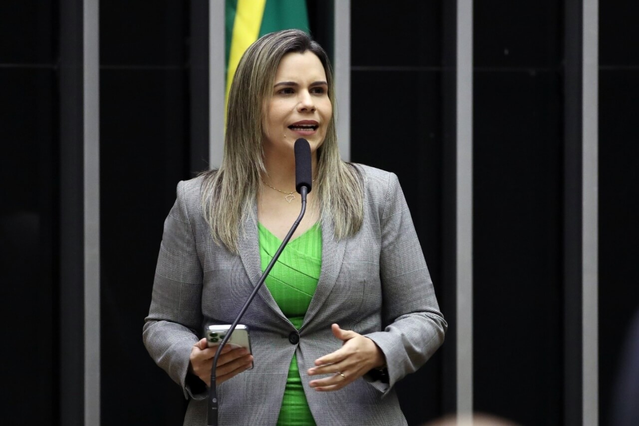 PL cogita deputada mais votada do Nordeste para vice de Flávio Bolsonaro