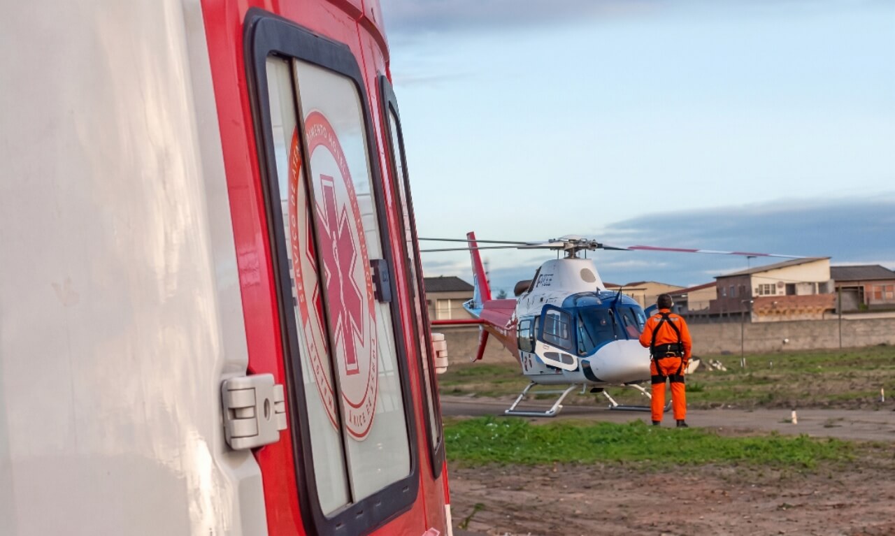 SAMU Aeromédico realiza transferência de urgência de paciente de São Miguel para o HGE