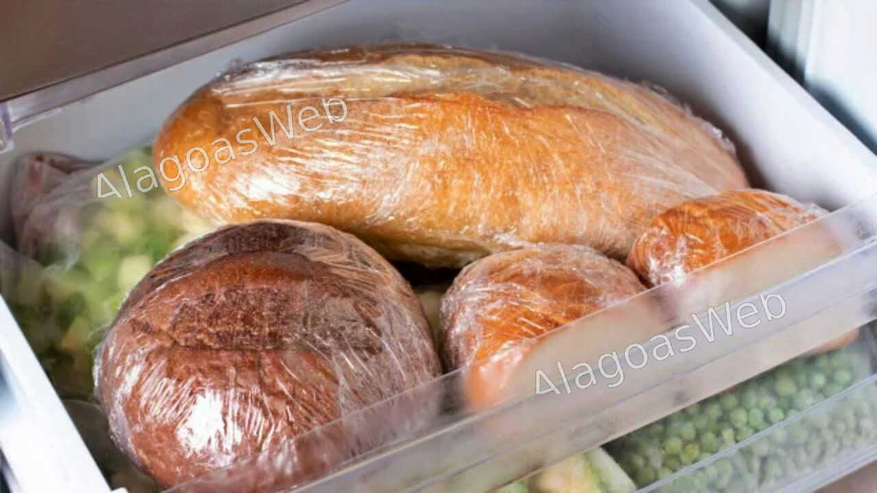 Comer pão fica 10 vezes mais saudável se você congelar e depois aquecer as fatias