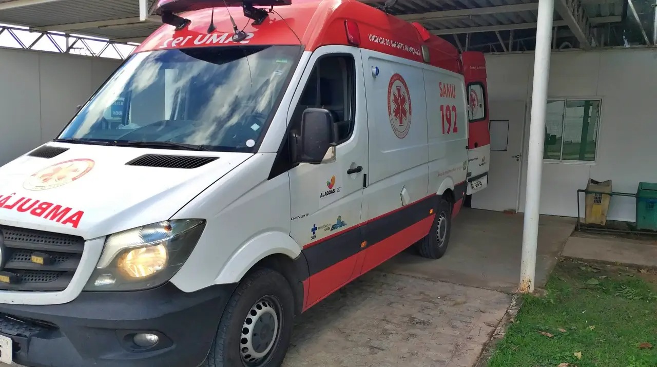 Grave acidente de moto deixa duas adolescentes feridas na BR-101 em São Miguel dos Campos
