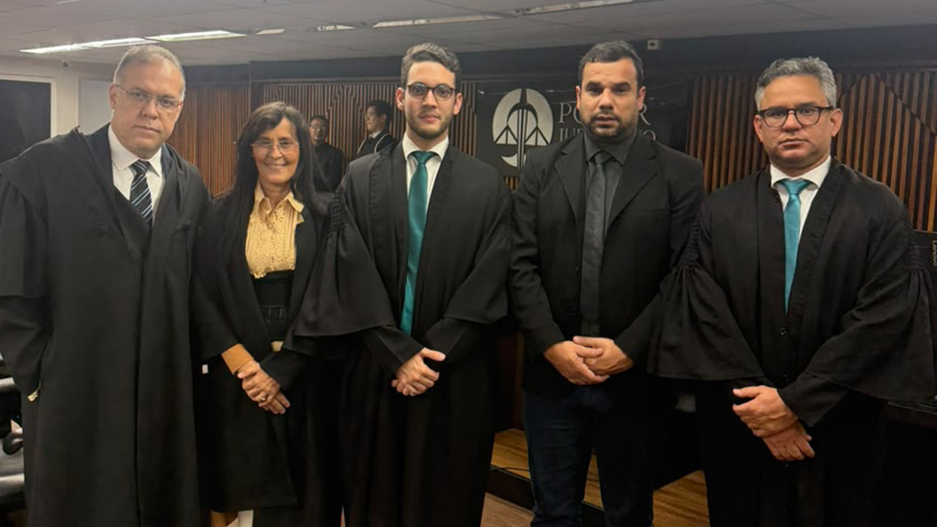 Após intenso julgamento realizado no Tribunal do Júri da Capital, o advogado Stwes Manso foi absolvido pelo Conselho de Sentença